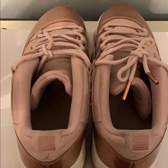 Jordan 11 Retro Low Rose Gold - Picture 3 of 4